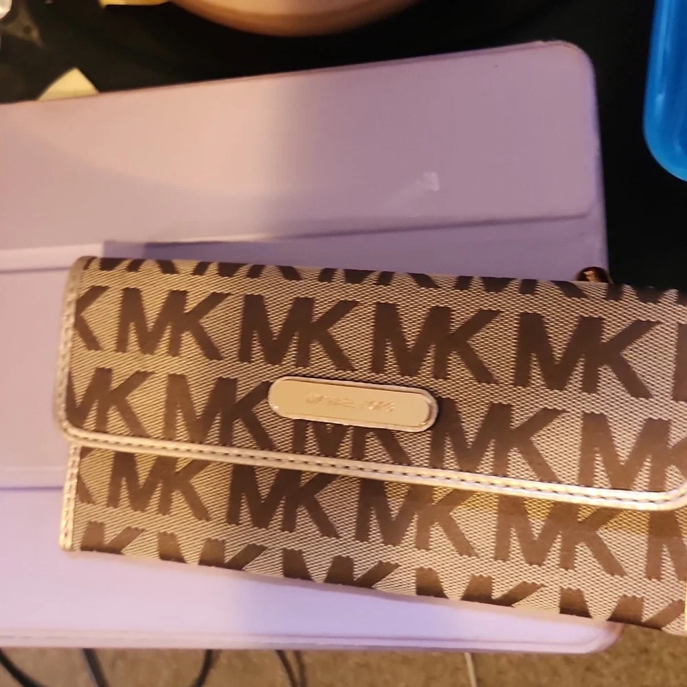 MK - Picture 1 of 3